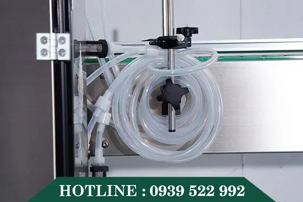 Máy Chiết Rót Tinh Dầu 4 Vòi Bơm Từ 8 may chiet rot tinh dau 4 voi bom tu 3