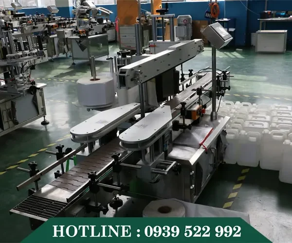 Máy Chiết Rót Và Siết Nắp Chai Xịt 3 In 1 Tự Động Dạng Xoay 9 may chiet rot va siet nap chai xit 3 trong 1 tu dong dang xoay 2 copy