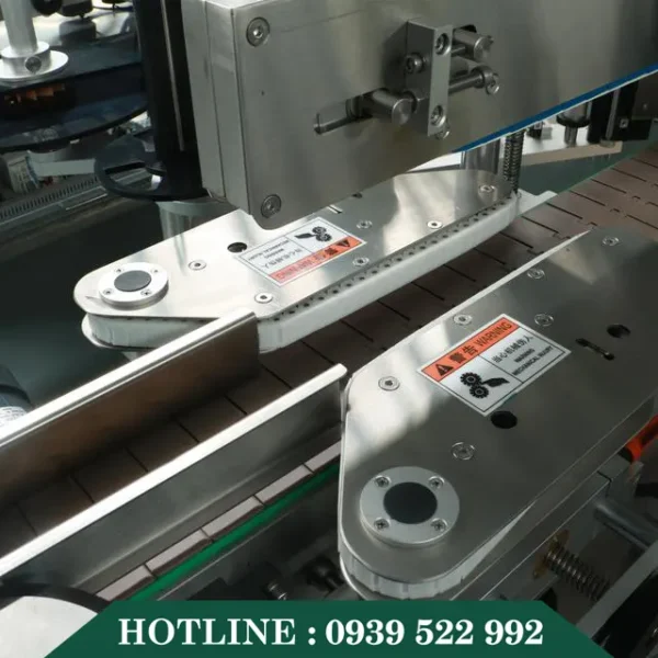 Máy Chiết Rót Và Siết Nắp Chai Xịt 3 In 1 Tự Động Dạng Xoay 10 may chiet rot va siet nap chai xit 3 trong 1 tu dong dang xoay 3 copy