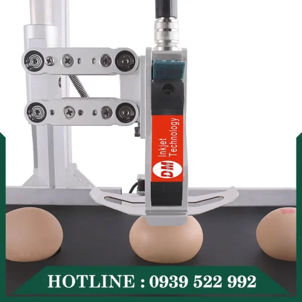 Máy In Date Phun Mã Ký Hiệu Lên Trứng T2 8 may indate phun ma ki hieu len trung t2 2