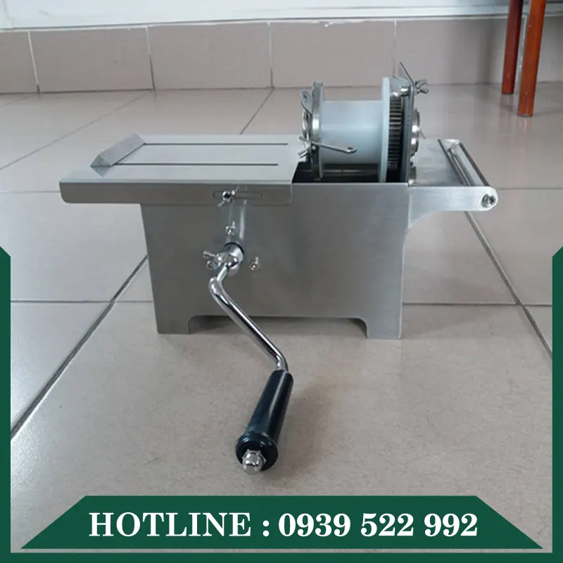Máy Buộc Đầu Xúc Xích Quay Tay 14 may buoc dau xuc xich quay tay 6